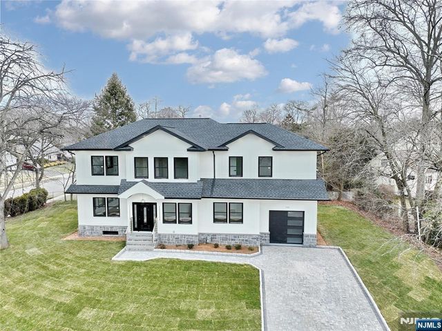 592 Fermery Drive, New Milford, NJ 07646