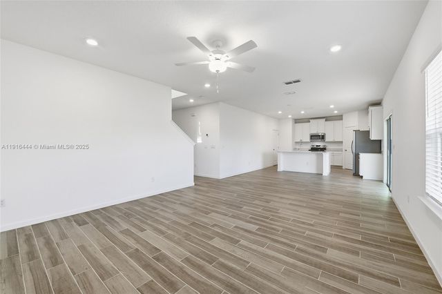 9852 Lemon Balm Way, Jacksonville, FL 32219