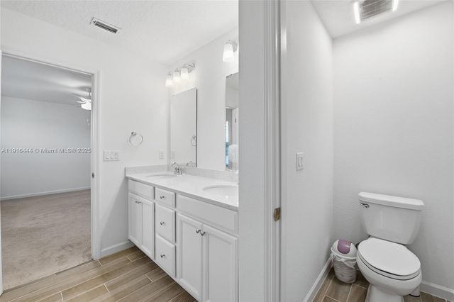 9852 Lemon Balm Way, Jacksonville, FL 32219