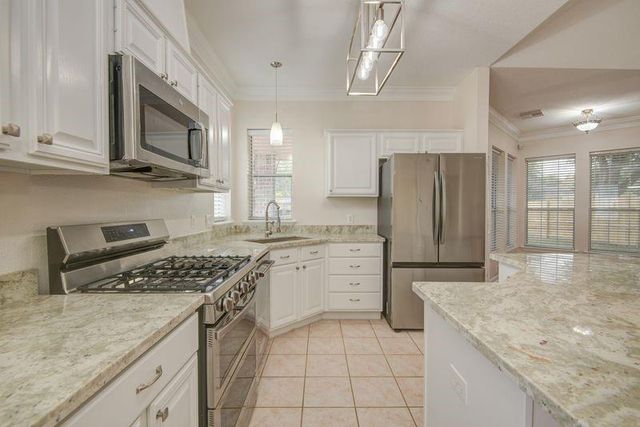 301 Lasso Street, Angleton, TX 77515