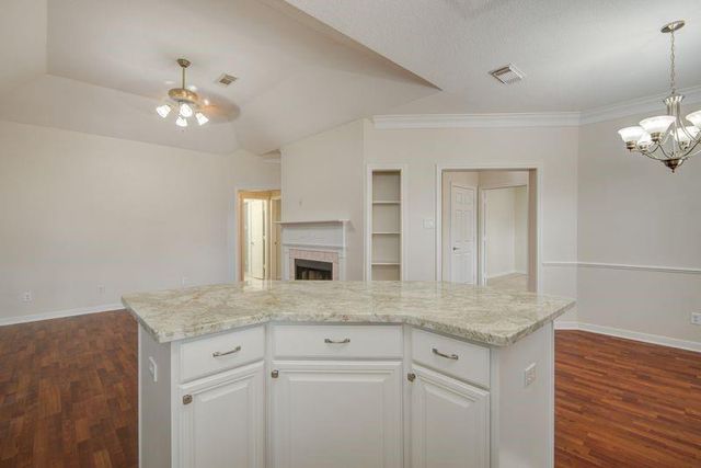 301 Lasso Street, Angleton, TX 77515