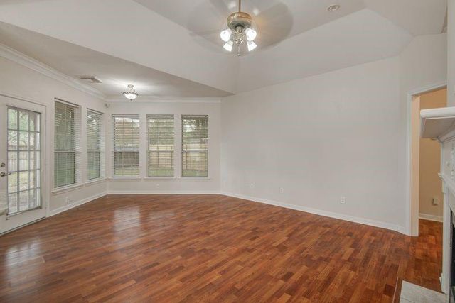 301 Lasso Street, Angleton, TX 77515