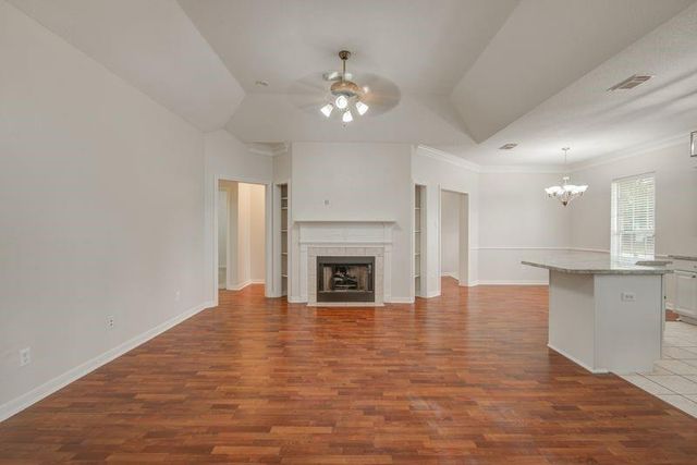 301 Lasso Street, Angleton, TX 77515