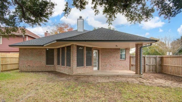 301 Lasso Street, Angleton, TX 77515