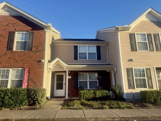 102 Oak Valley Cir, Smyrna, TN 37167