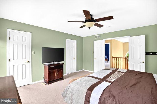 202 AMBERFIELD DR, Mount Laurel, NJ 08054