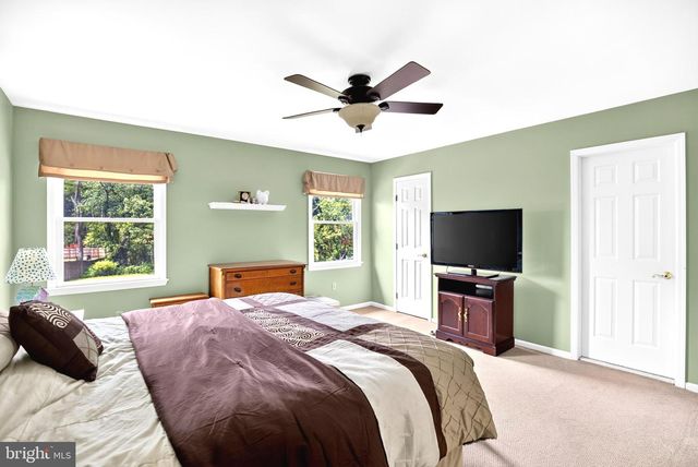 202 AMBERFIELD DR, Mount Laurel, NJ 08054