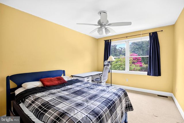 202 AMBERFIELD DR, Mount Laurel, NJ 08054