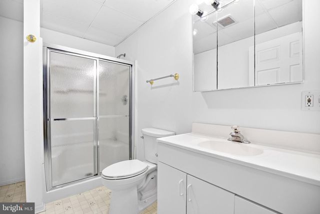 202 AMBERFIELD DR, Mount Laurel, NJ 08054