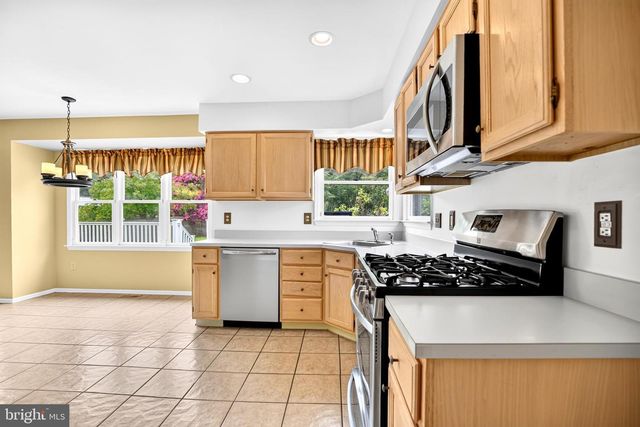 202 AMBERFIELD DR, Mount Laurel, NJ 08054