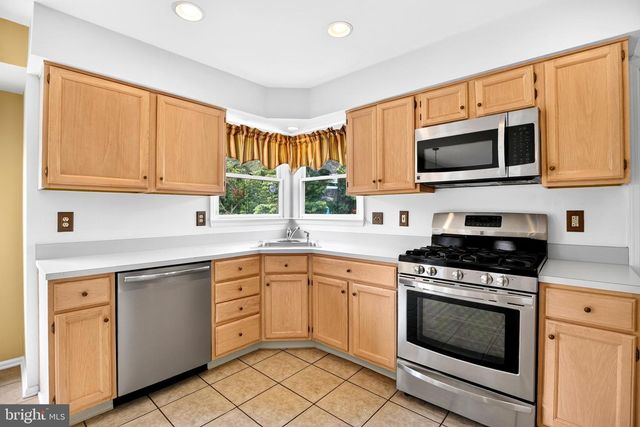 202 AMBERFIELD DR, Mount Laurel, NJ 08054