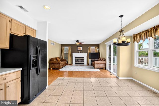 202 AMBERFIELD DR, Mount Laurel, NJ 08054