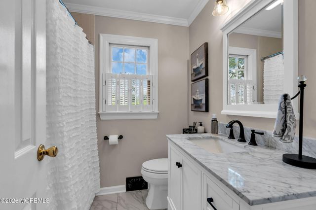 5 Spruce Drive, Shrewsbury Boro, NJ 07702