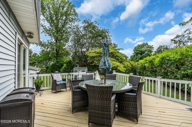 5 Spruce Drive, Shrewsbury Boro, NJ 07702