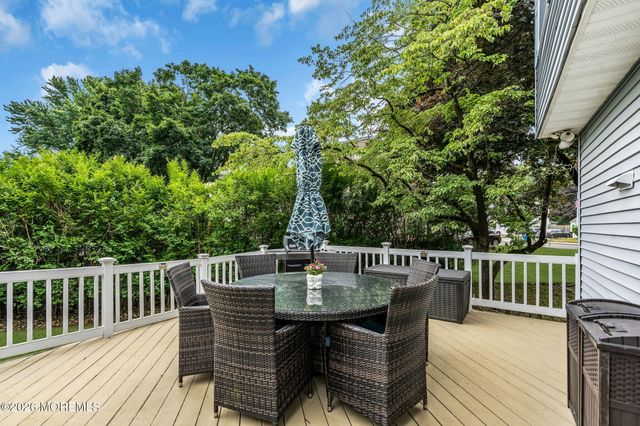 5 Spruce Drive, Shrewsbury Boro, NJ 07702