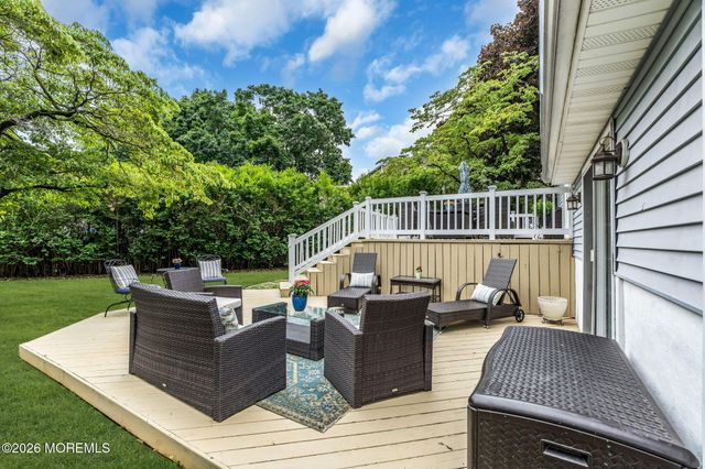 5 Spruce Drive, Shrewsbury Boro, NJ 07702