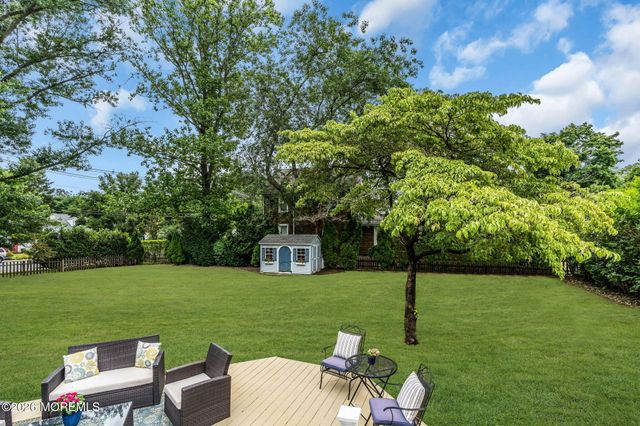 5 Spruce Drive, Shrewsbury Boro, NJ 07702