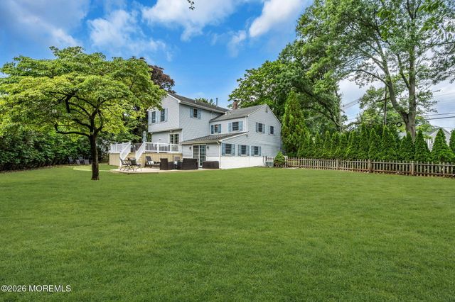 5 Spruce Drive, Shrewsbury Boro, NJ 07702