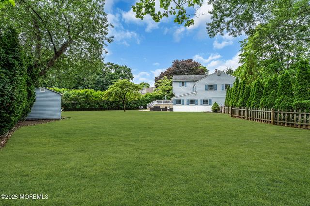 5 Spruce Drive, Shrewsbury Boro, NJ 07702