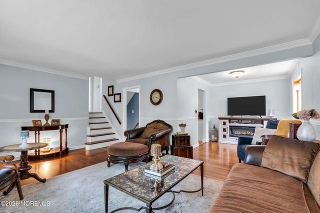 5 Spruce Drive, Shrewsbury Boro, NJ 07702