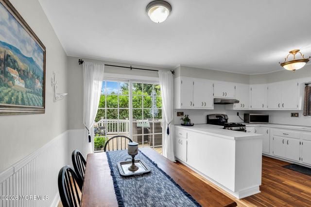5 Spruce Drive, Shrewsbury Boro, NJ 07702
