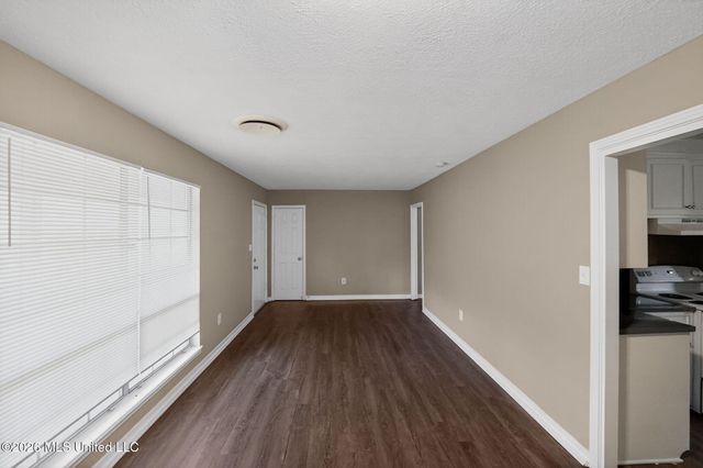 1062 Autumn Street, Jackson, MS 39212