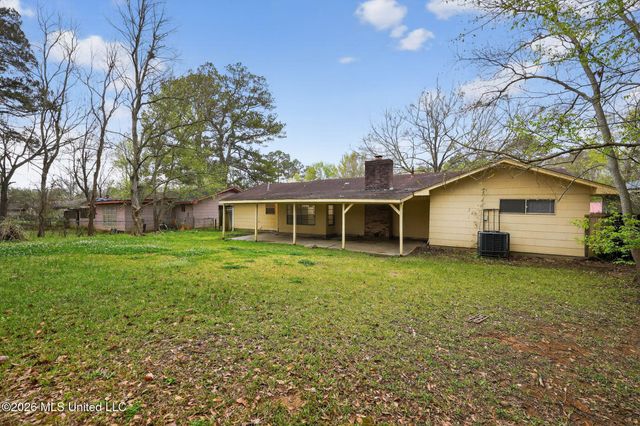 1062 Autumn Street, Jackson, MS 39212