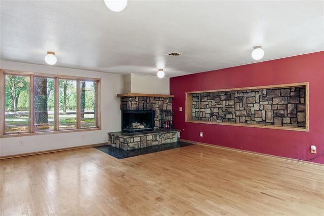 3153 Deerfield Road, Eau Claire, WI 54701