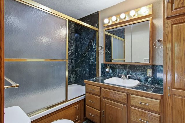 3153 Deerfield Road, Eau Claire, WI 54701