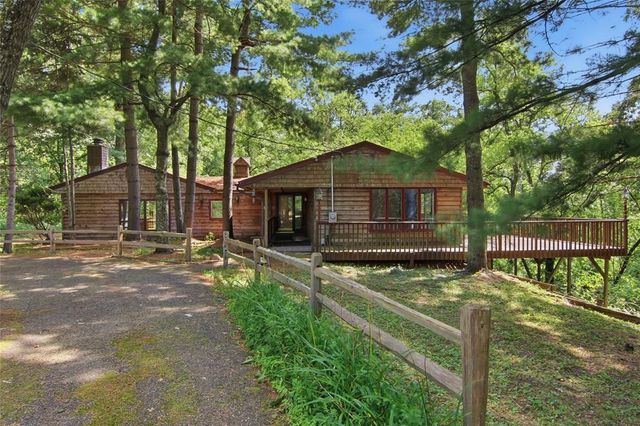 3153 Deerfield Road, Eau Claire, WI 54701