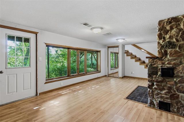 3153 Deerfield Road, Eau Claire, WI 54701