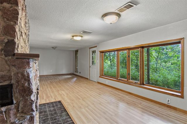 3153 Deerfield Road, Eau Claire, WI 54701