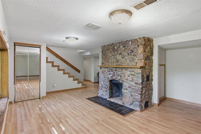 3153 Deerfield Road, Eau Claire, WI 54701