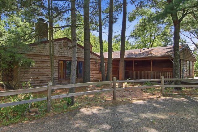 3153 Deerfield Road, Eau Claire, WI 54701