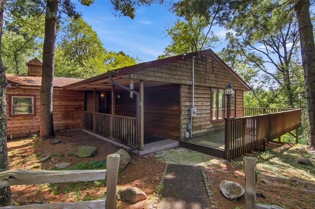 3153 Deerfield Road, Eau Claire, WI 54701