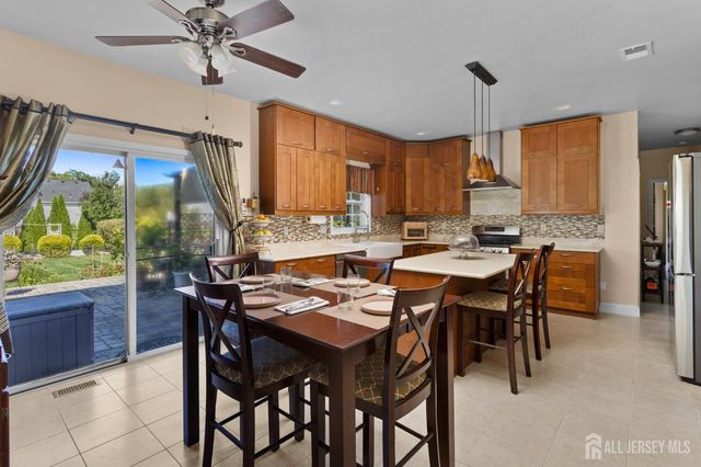 20 Mitchell Drive, Monroe, NJ 08831