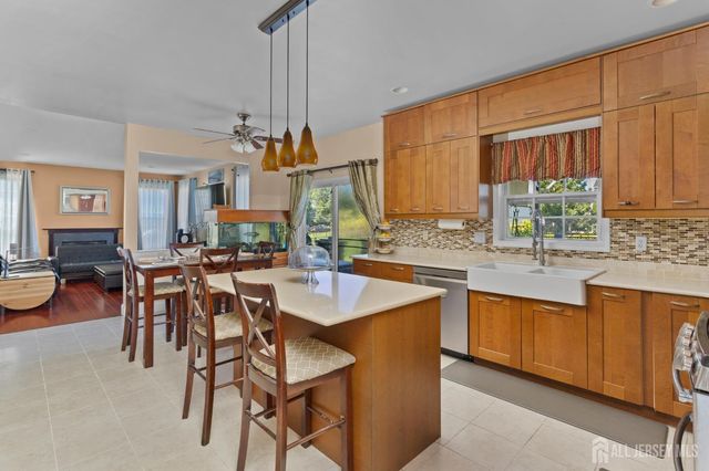 20 Mitchell Drive, Monroe, NJ 08831