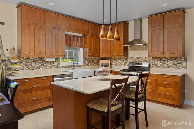 20 Mitchell Drive, Monroe, NJ 08831