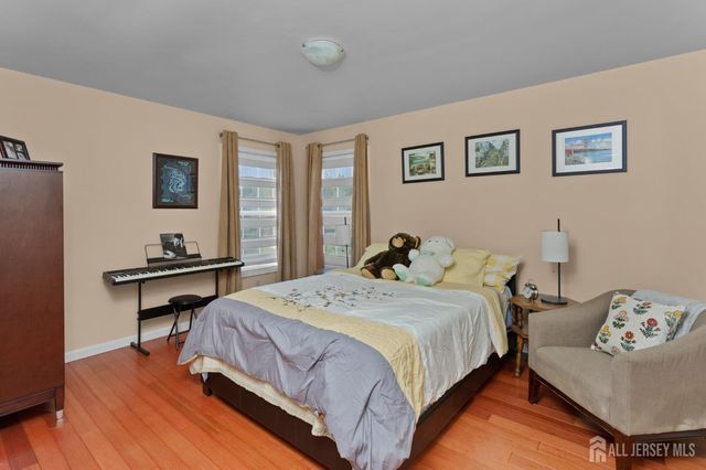 20 Mitchell Drive, Monroe, NJ 08831