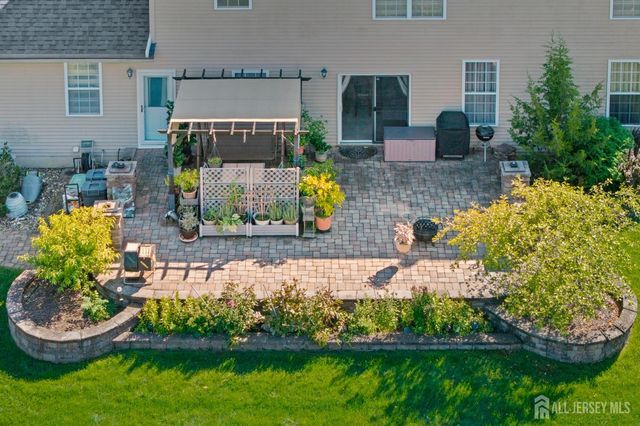 20 Mitchell Drive, Monroe, NJ 08831