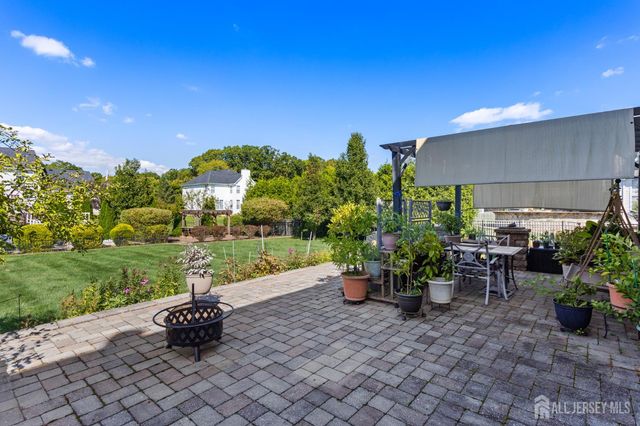 20 Mitchell Drive, Monroe, NJ 08831
