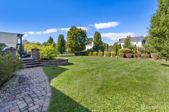 20 Mitchell Drive, Monroe, NJ 08831
