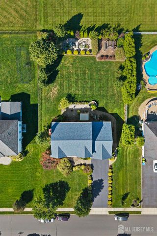 20 Mitchell Drive, Monroe, NJ 08831