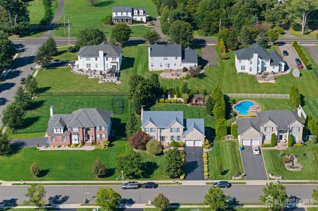 20 Mitchell Drive, Monroe, NJ 08831