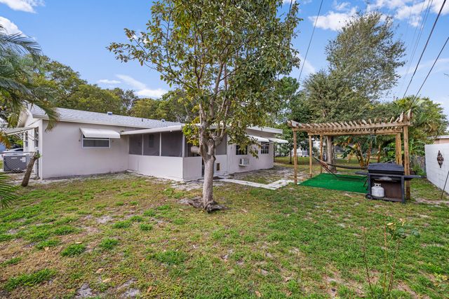 336 S CHILLINGWORTH Drive, West Palm Beach, FL 33409