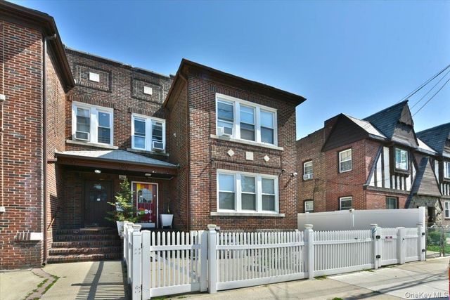21815 100th Avenue, Queens Village, NY 11429