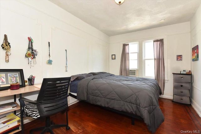 21815 100th Avenue, Queens Village, NY 11429