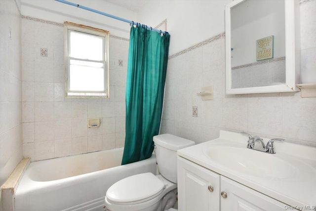 21815 100th Avenue, Queens Village, NY 11429