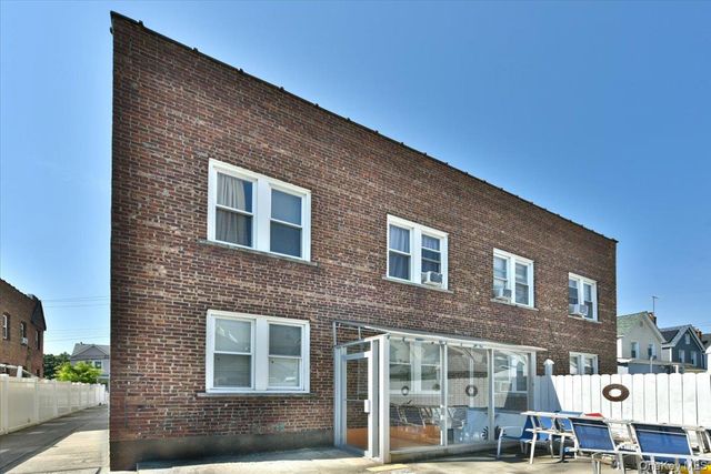 21815 100th Avenue, Queens Village, NY 11429