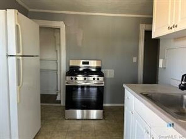 22 Hawthorne Street, Norwich, CT 06360